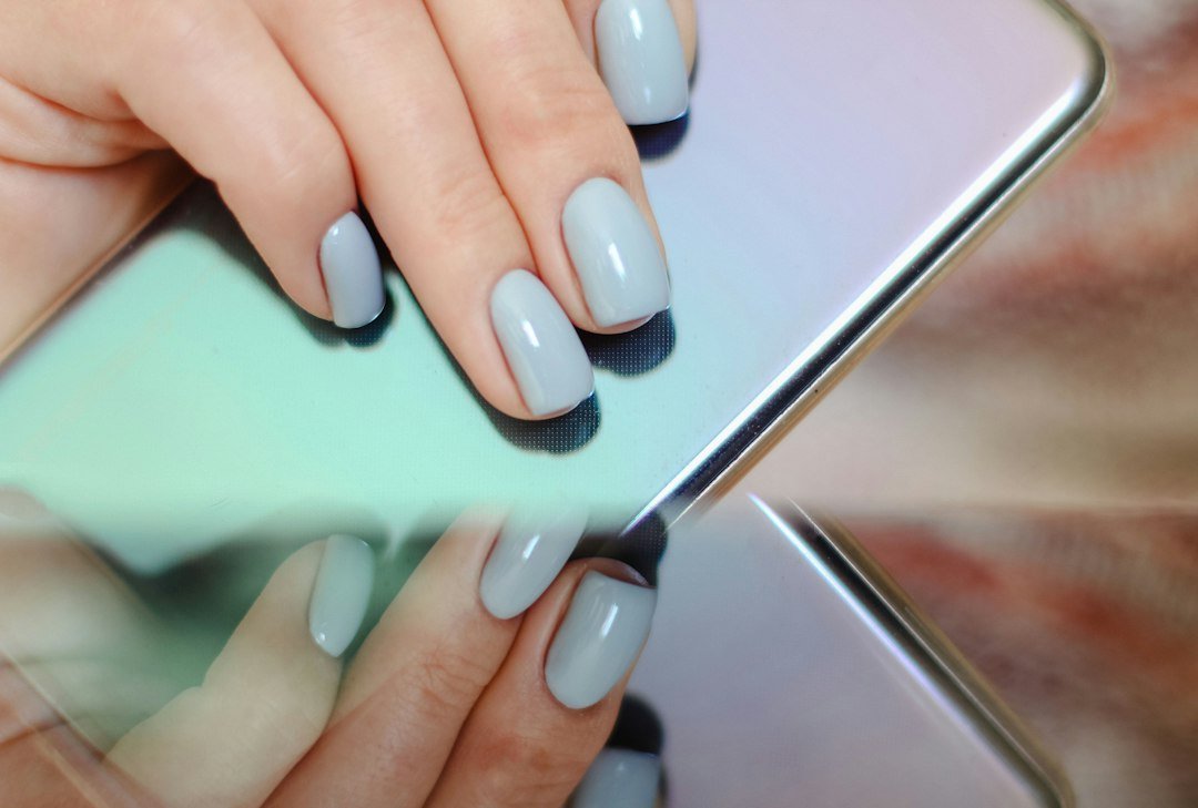 Stylish oval nail shapes for short fingers